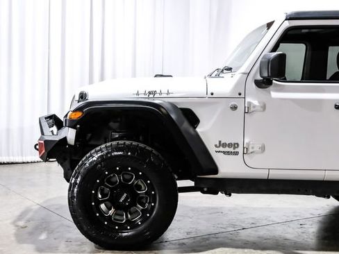 Used 2018 Jeep Wrangler Sport S image 14