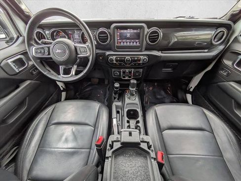 Used 2020 Jeep Wrangler Unlimited Sahara image 26