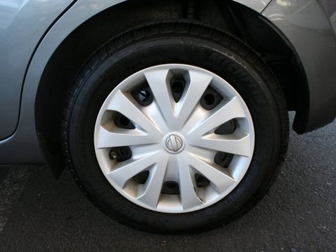 Used 2016 Nissan Versa Note SV FWD image 10