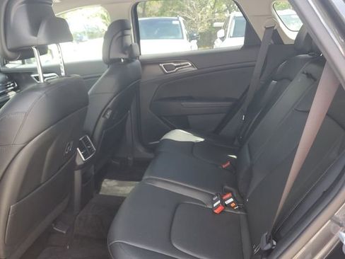 Certified 2024 Kia Sportage EX image 7
