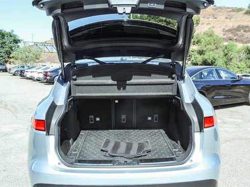 Used 2019 Jaguar F-PACE Premium image 29