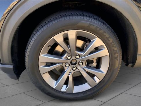 Used 2021 Ford Explorer XLT w/ Equipment Group 202A RWD image 11