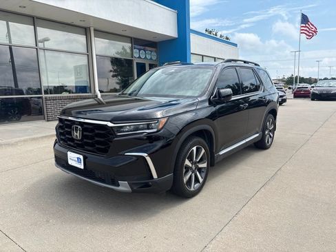 Used 2023 Honda Pilot Elite image 1