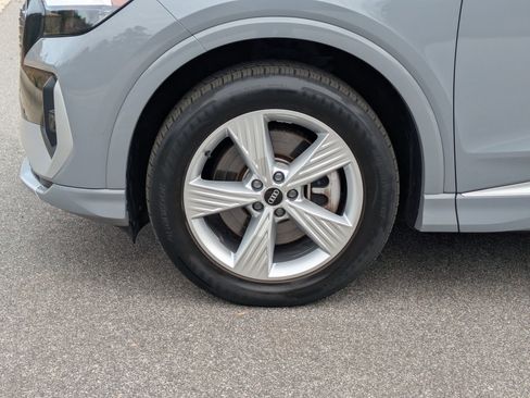 Used 2023 Audi Q4 e-tron Premium w/ Convenience Package image 31