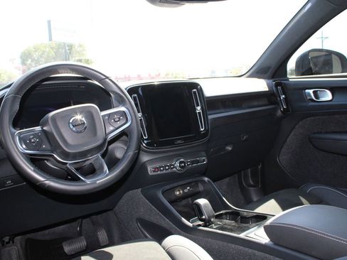 Used 2023 Volvo C40 P8 Recharge Plus w/ Protection Package Premier AWD/4WD image 13