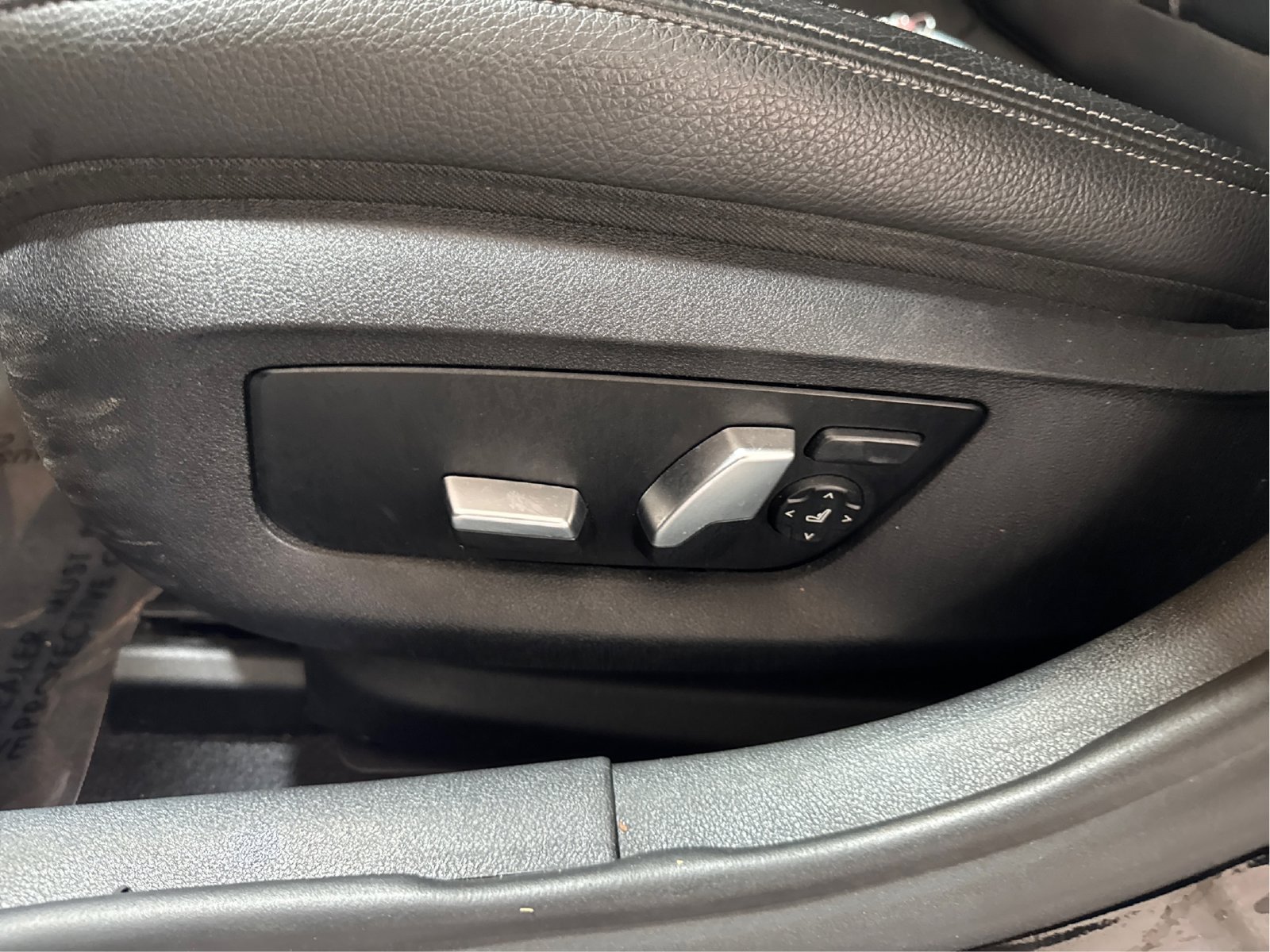 Used 2018 BMW 530i xDrive w/ Premium Package AWD/4WD image 18