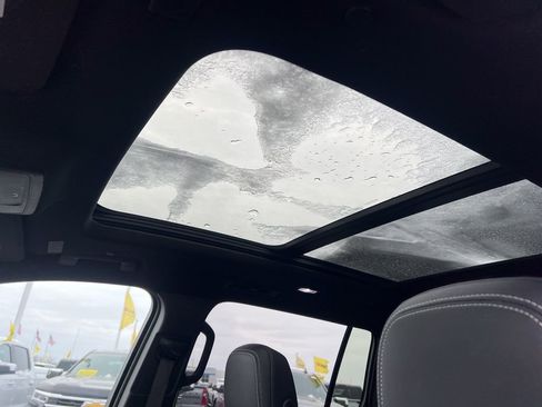 New 2026 Chevrolet Traverse LT w/ Sun and Wheel Package image 11