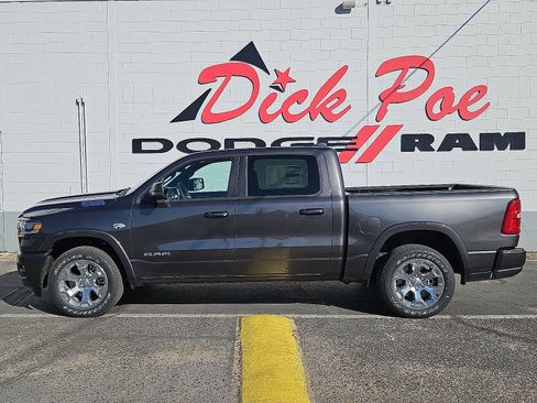 New 2026 RAM 1500 4x4 Crew Cab image 2