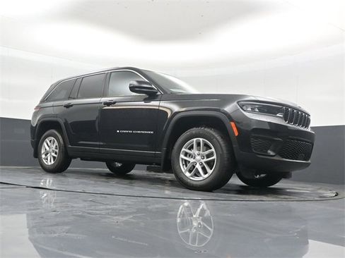 New 2025 Jeep Grand Cherokee Laredo X w/ Luxury Tech Group I image 36