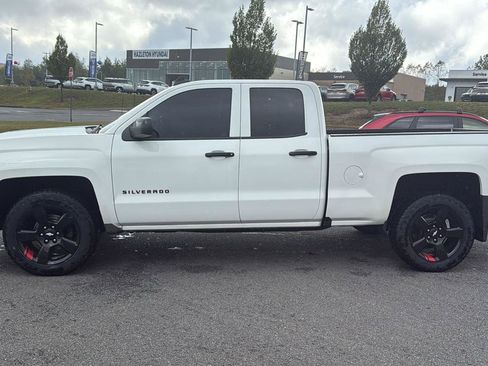 Used 2018 Chevrolet Silverado 1500 LT w/ Redline Edition image 12
