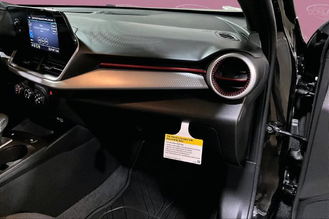 Used 2025 Chevrolet Trax RS FWD image 33