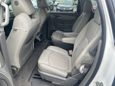 Used 2015 Chevrolet Traverse LT FWD image 10