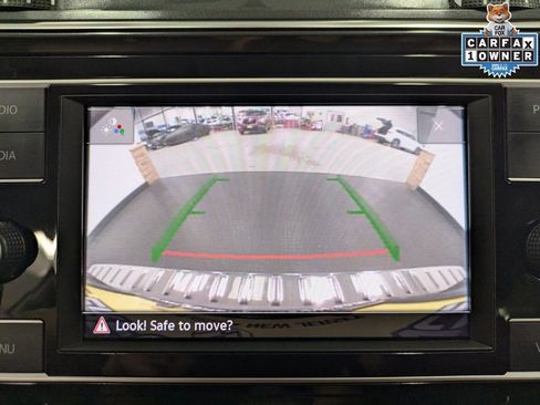 Used 2022 Volkswagen Tiguan S image 17