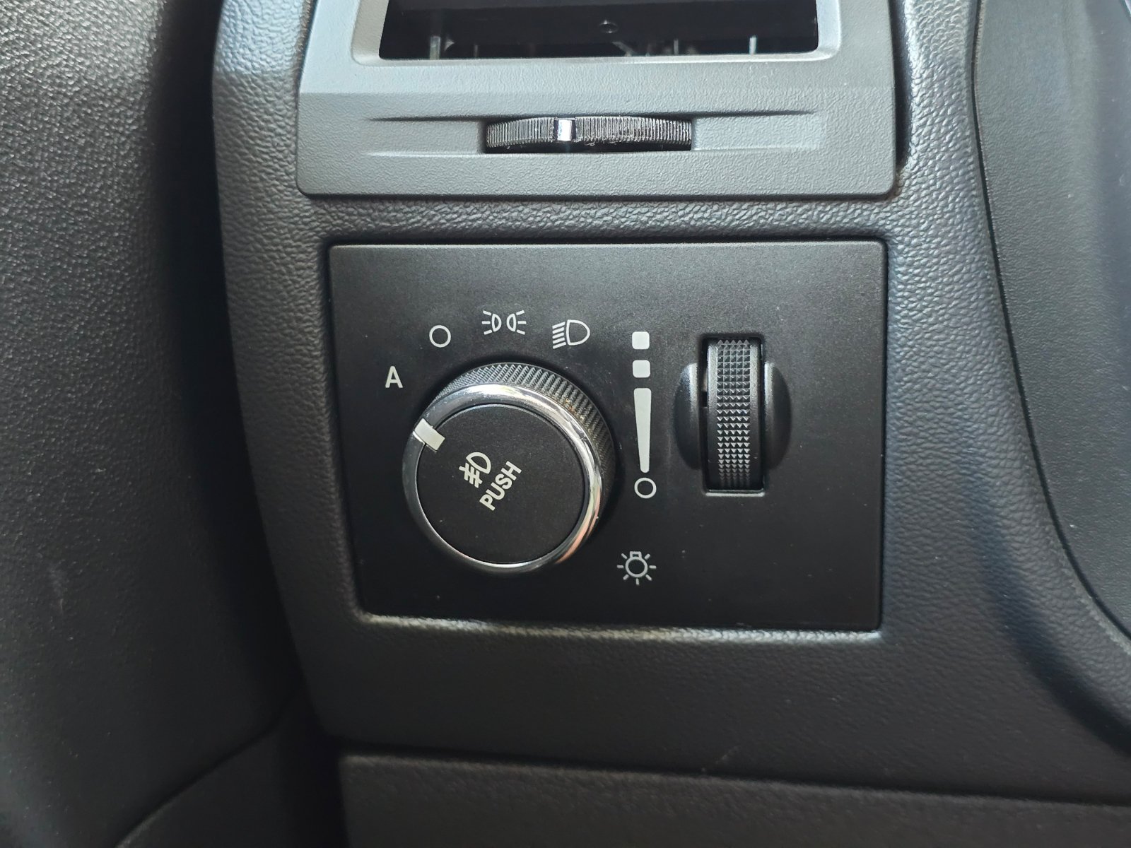 Used 2012 Dodge Challenger R/T RWD image 21