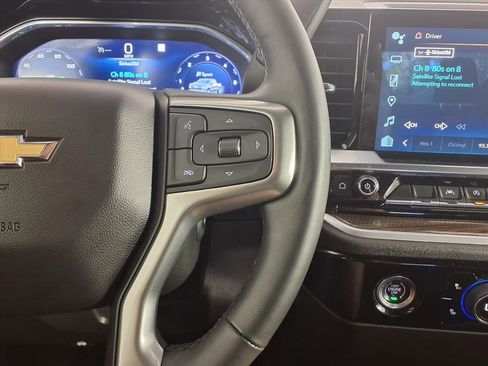 Used 2023 Chevrolet Silverado 1500 LT image 10