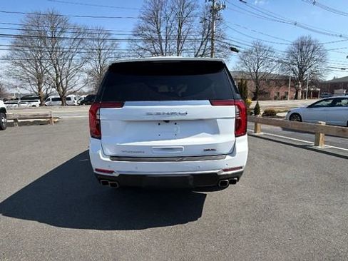 Certified 2025 GMC Yukon XL Denali AWD/4WD image 6