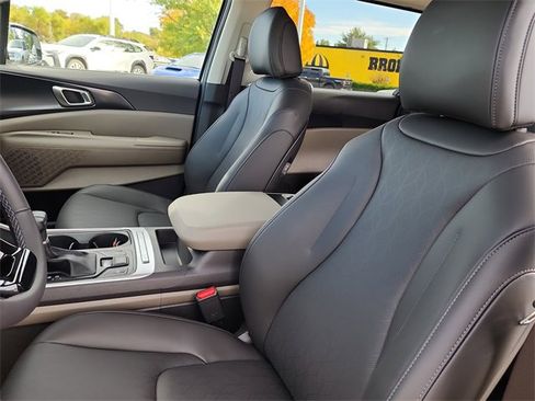 New 2026 Kia Carnival image 13