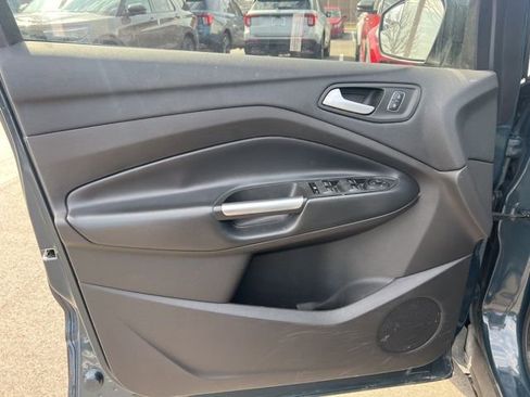 Used 2019 Ford Escape SE image 17