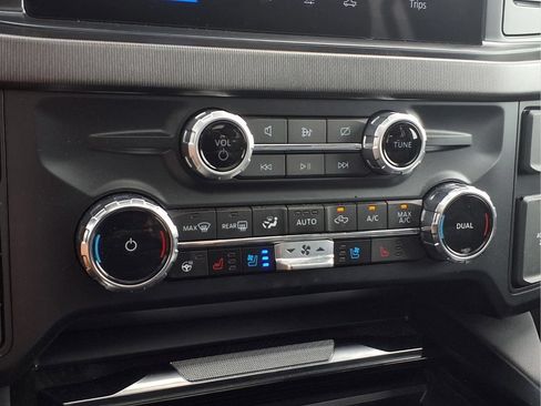 Used 2023 Ford F350 Platinum w/ Tremor Off-Road Package AWD/4WD image 8