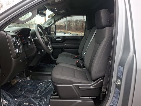 Used 2024 GMC Sierra 2500 Pro w/ Convenience Package image 14