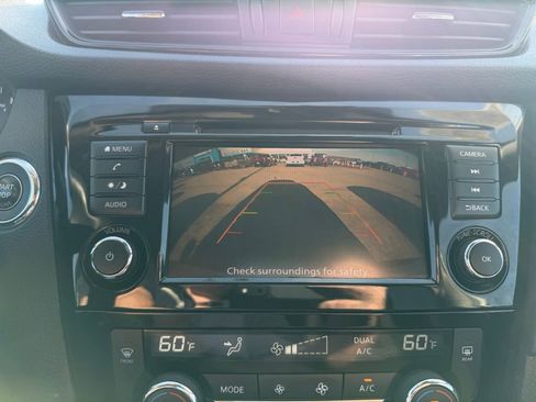 Used 2020 Nissan Rogue SV image 8