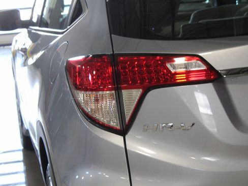 Used 2022 Honda HR-V LX image 35