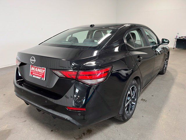 Used 2025 Nissan Sentra SV FWD image 3