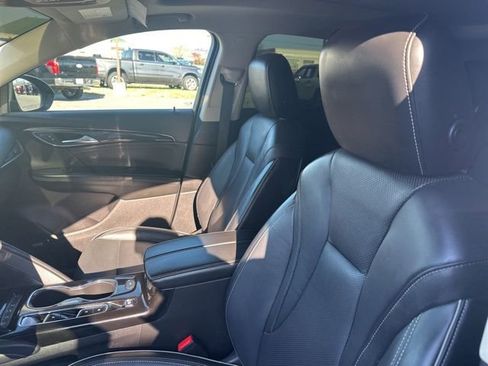 Used 2021 Buick Envision Essence w/ Technology Package I image 31