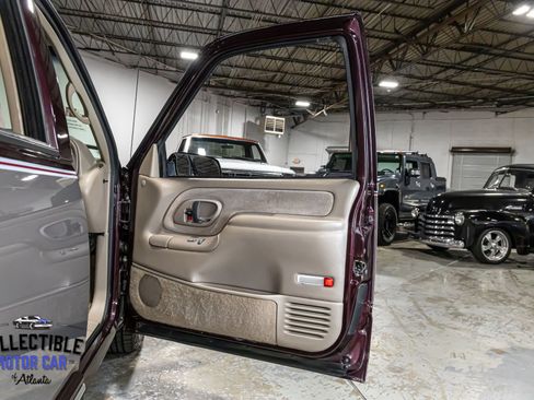 Used 1997 Chevrolet Suburban 2WD w/ Preferred Equipment Group 3 image 79