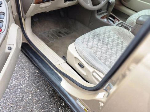 Used 2005 Chevrolet Malibu LS w/ Preferred Equipment Group FWD image 10