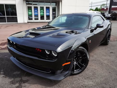 Used 2023 Dodge Challenger R/T Scat Pack RWD image 39