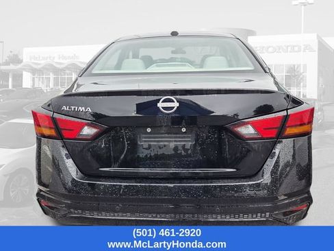 Used 2025 Nissan Altima 2.5 SV FWD image 3