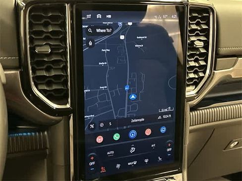 Used 2024 Ford Ranger Lariat w/ Trailer Tow Package image 12