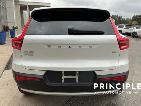 Certified 2021 Volvo XC40 T4 Inscription w/ Climate Package image 7