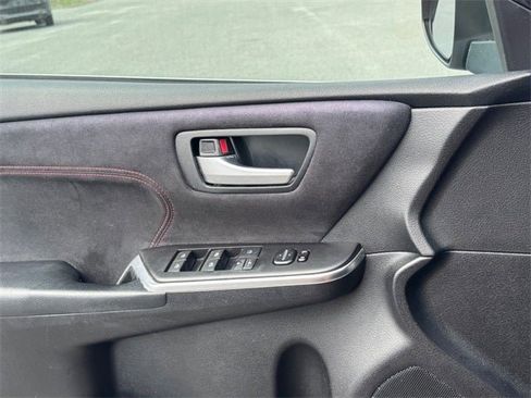 Used 2016 Toyota Camry XSE image 17