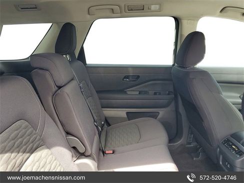 New 2025 Nissan Pathfinder SV image 29