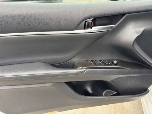 Used 2022 Toyota Camry XSE image 16