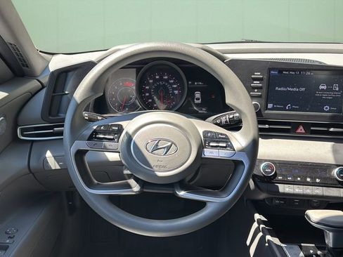 Used 2021 Hyundai Elantra SEL FWD image 15