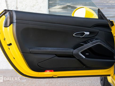 Used 2018 Porsche 911 GT3 w/ Sport Chrono Package image 21