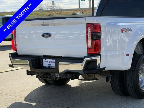 Used 2024 Ford F350 Lariat w/ FX4 Off-Road Package image 8