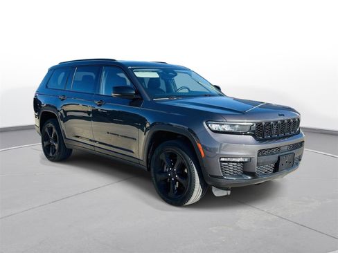 Used 2023 Jeep Grand Cherokee L Limited w/ Black Appearance Package image 2