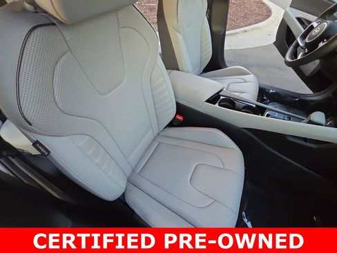 Certified 2025 Hyundai Elantra Limited image 10