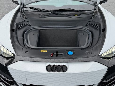 Certified 2022 Audi RS e-tron GT Base w/ Year 1 Package image 38