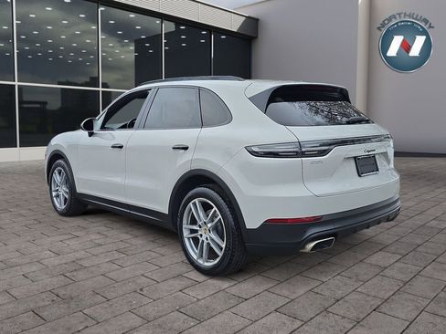 Used 2020 Porsche Cayenne w/ Driver Memory Package AWD/4WD image 3