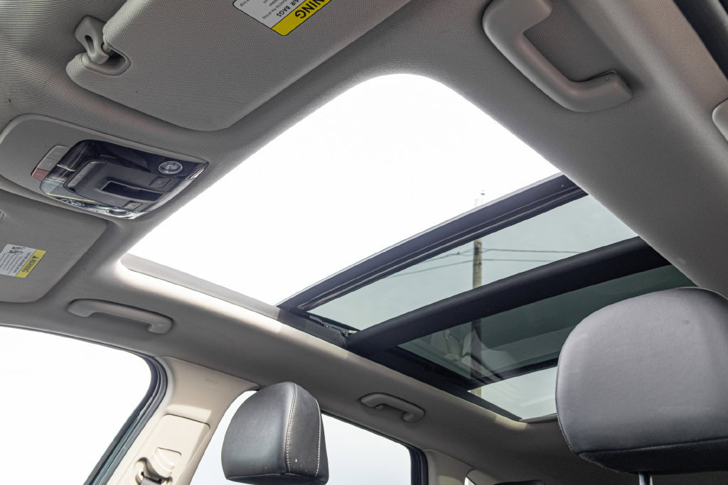 Used 2023 Kia Sorento S w/ Panoramic Sunroof Package FWD image 16