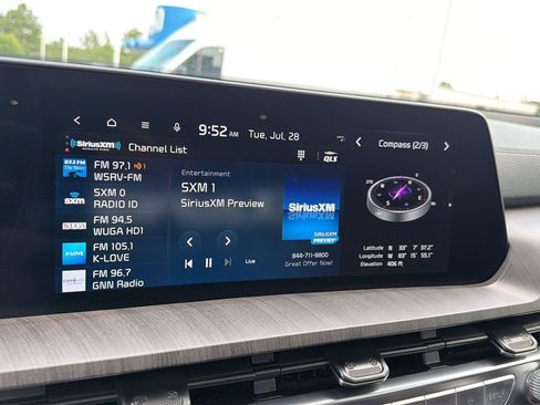 Used 2024 Kia Telluride SX w/ Towing Package FWD image 25