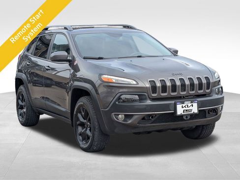 Used 2018 Jeep Cherokee Trailhawk w/ Cold Weather Group image 7