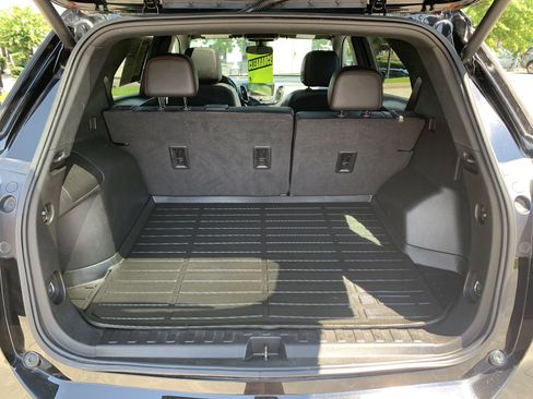 Used 2022 Chevrolet Equinox RS w/ RS Leather Package image 42