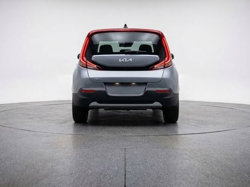 Used 2025 Kia Soul LX w/ LX Technology Package image 7