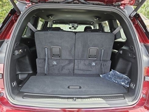 Used 2024 Jeep Grand Cherokee L Laredo image 7